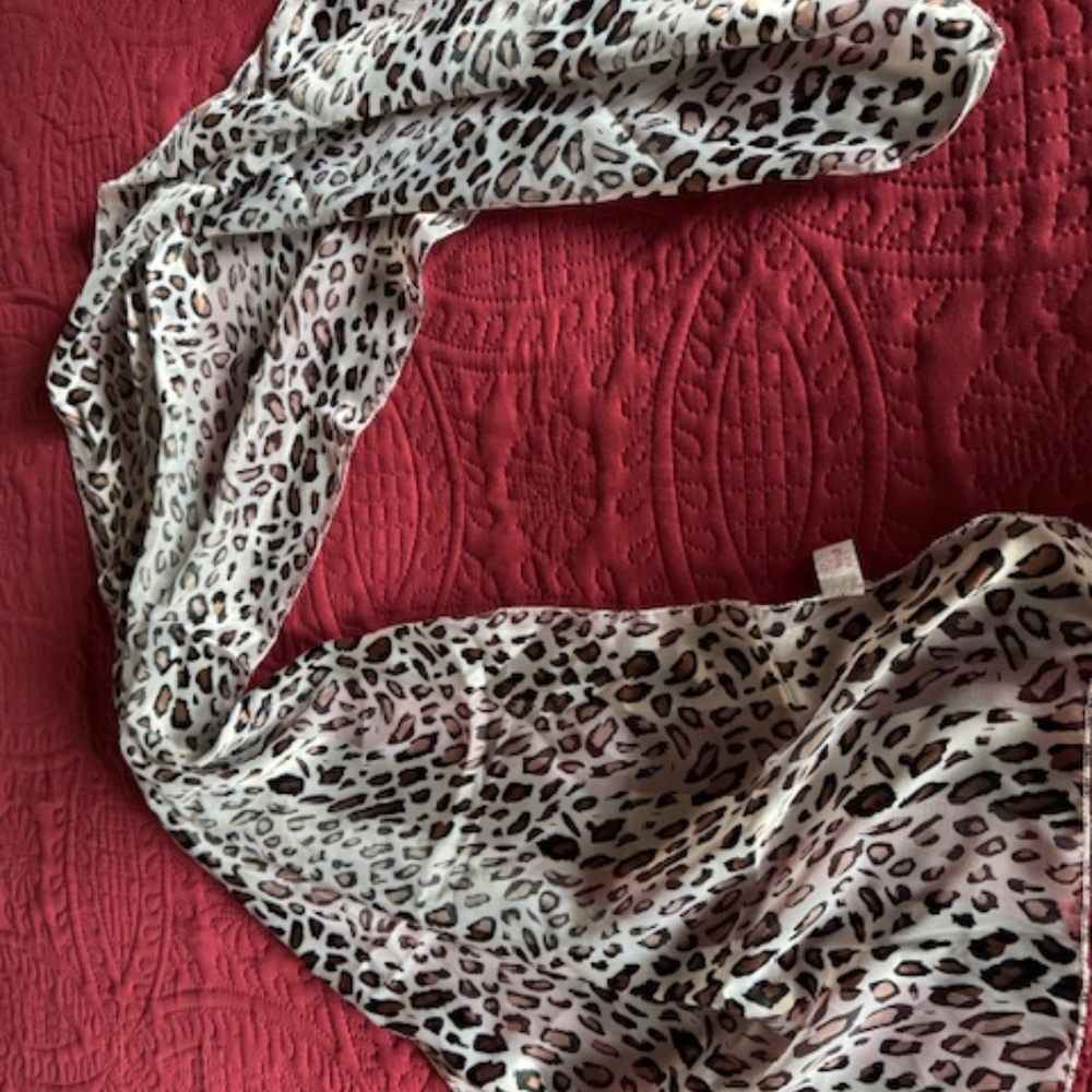 Scarf, brown, black and white color, polyester, beautiful never used
